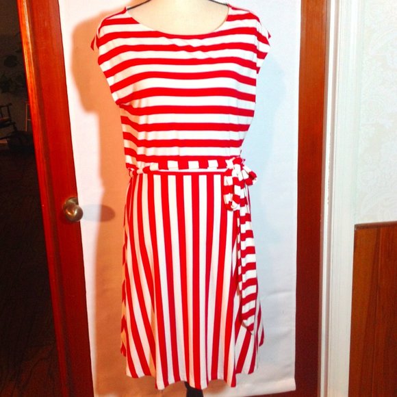 LOFT Dresses & Skirts - LOFT ❤️Red/White🤍 Striped Dress, size 14